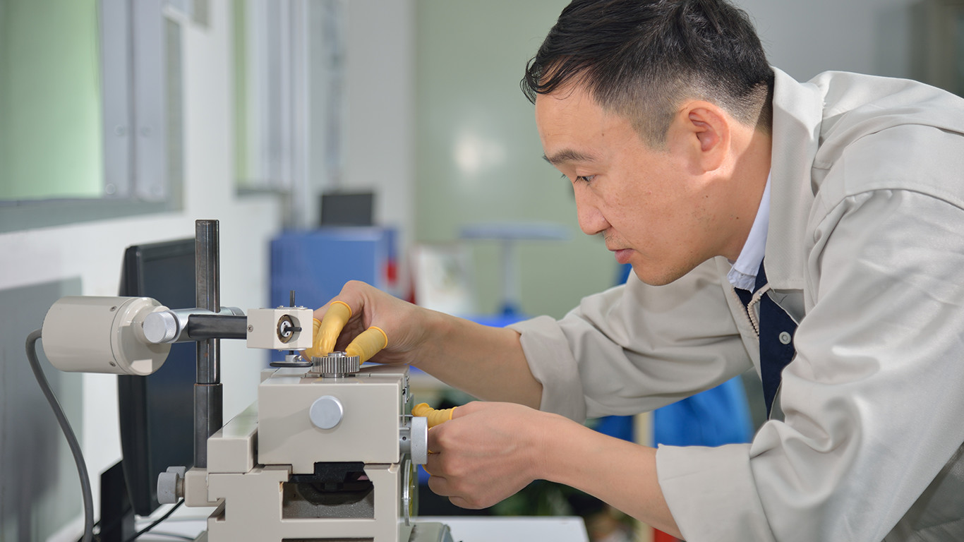 Plastic winding holder of auto electronic molding manufacturing Plastic winding holder of auto electronic molding manufacturing